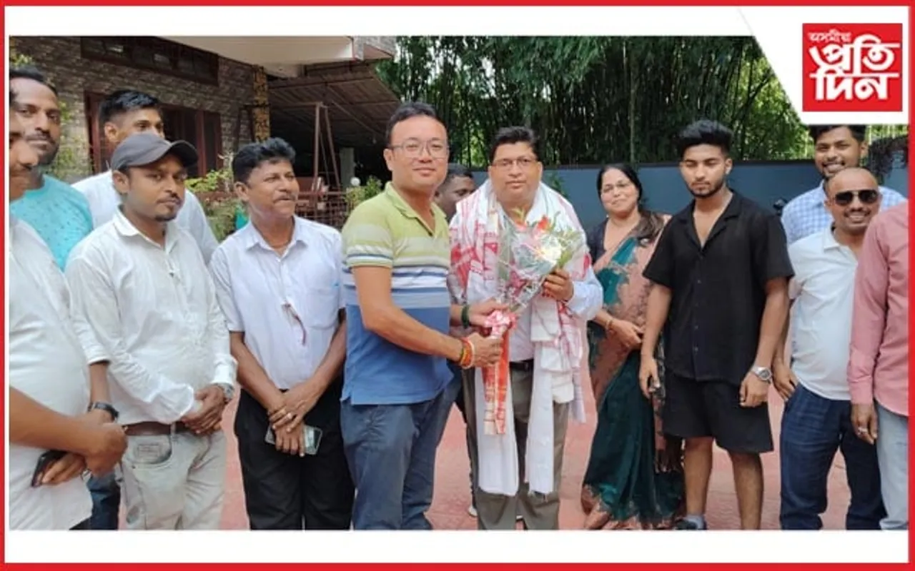 দয়ানন্দ শ্বাহক সন্মানীয় ডক্টৰেট ডিগ্ৰী প্ৰদান
